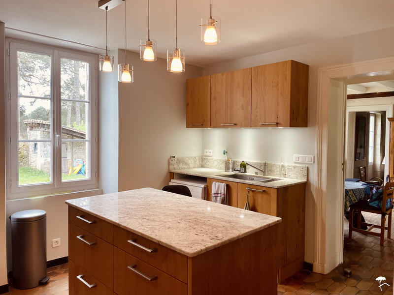 Maison - 180 m² - 7 pièces