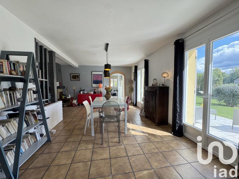 Maison - 176 m² - 9 pièces