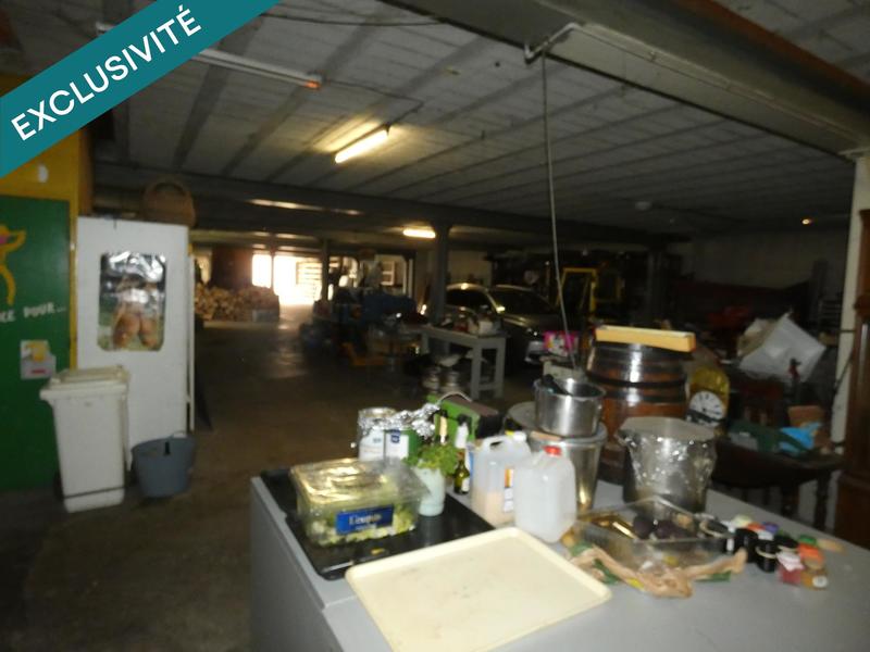 Local commercial - 2 200 m² - 8 pièces