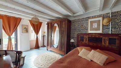 Maison - 323 m² - 10 pièces