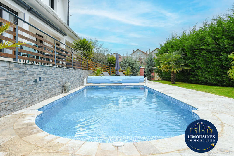 Villa - 322 m² - 11 pièces