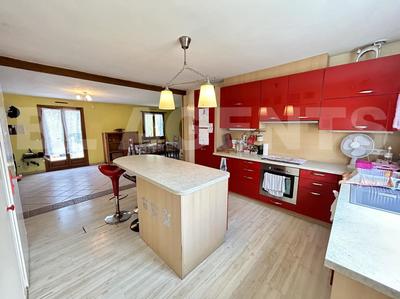 Maison traditionnelle - 90 m² - 5 pièces