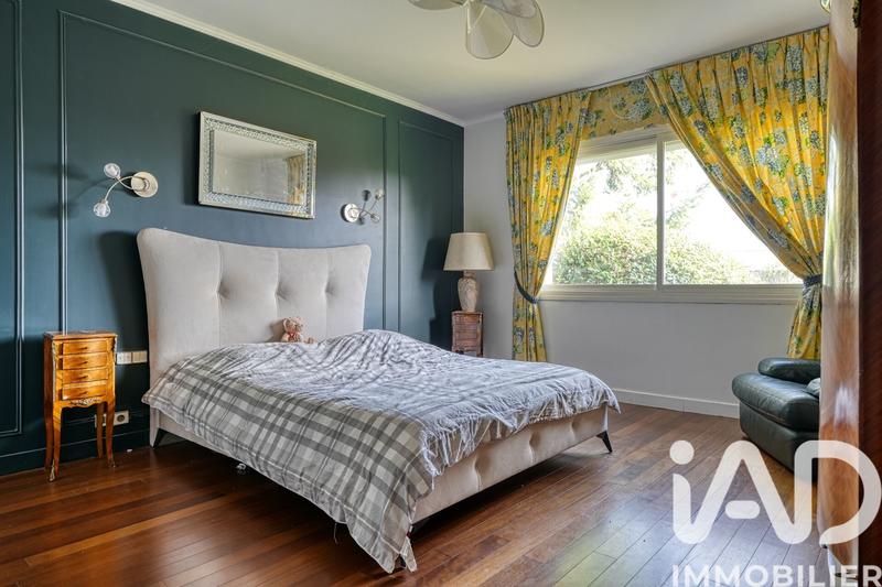 Maison - 250 m² - 9 pièces