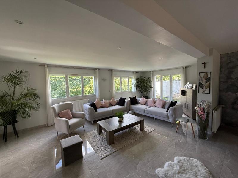 Maison - 160 m² - 5 pièces