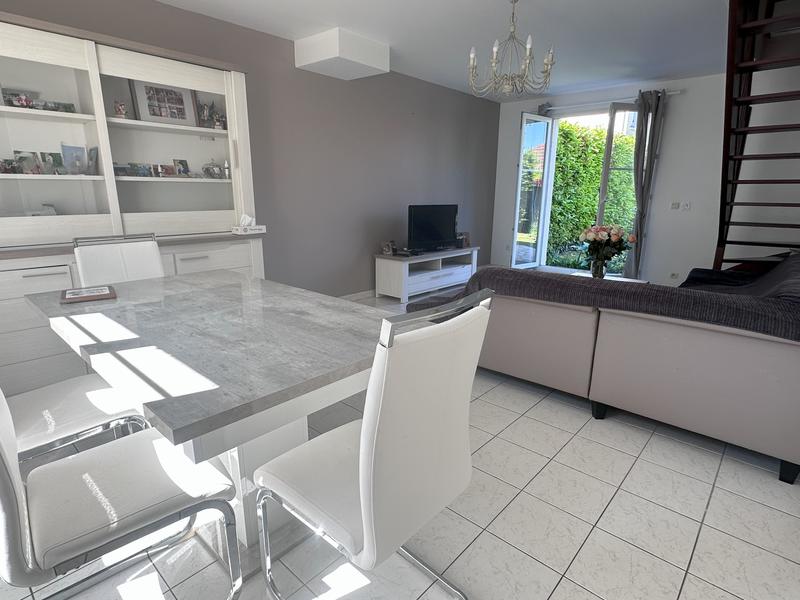 Maison - 80 m² - 5 pièces