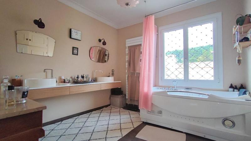 Maison ancienne - 220 m² - 7 pièces