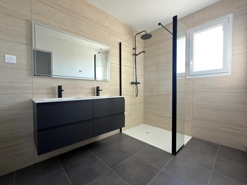 Villa - 90 m² - 5 pièces