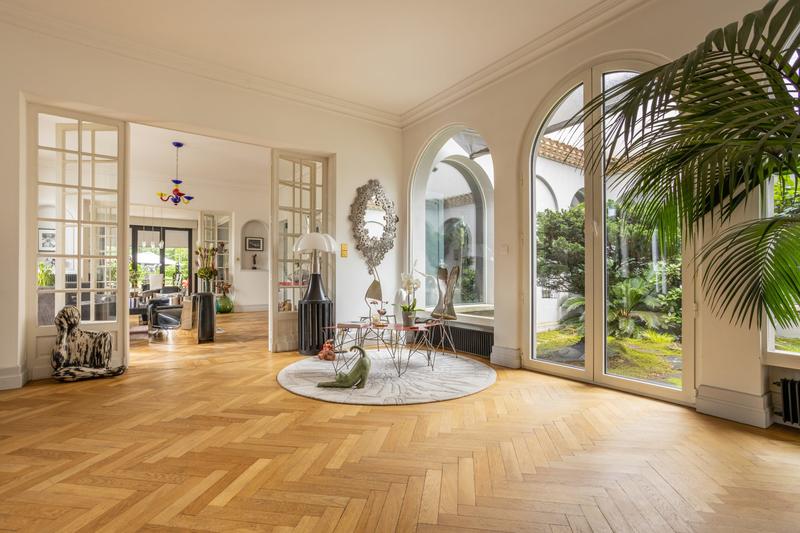 Maison - 390 m² - 10 pièces