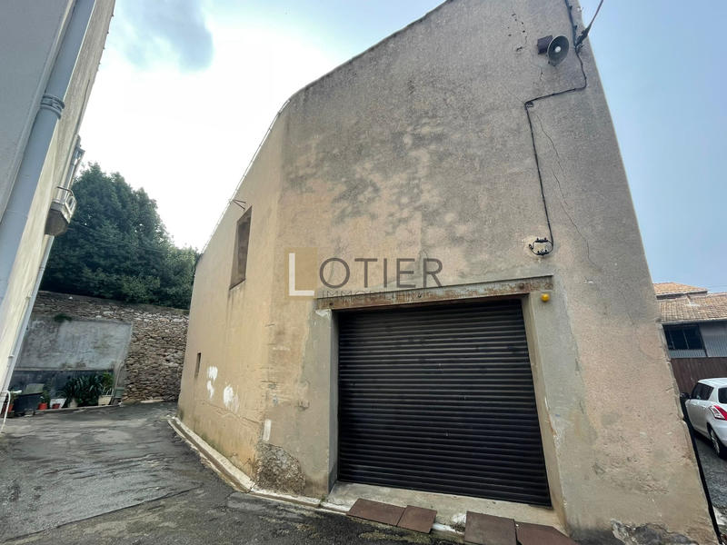 Parking / Garage - 134 m²