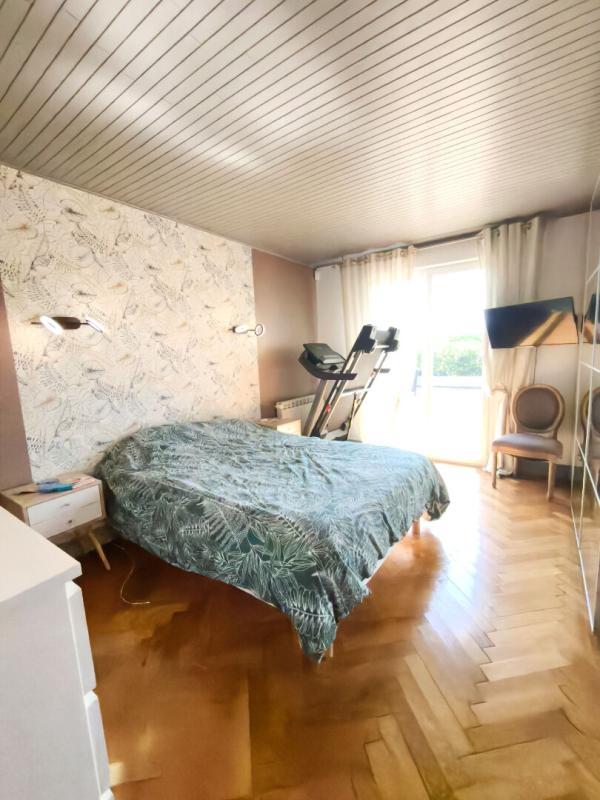 Maison - 196 m² - 7 pièces