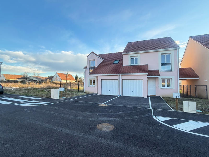 Maison - 85 m² - 4 pièces