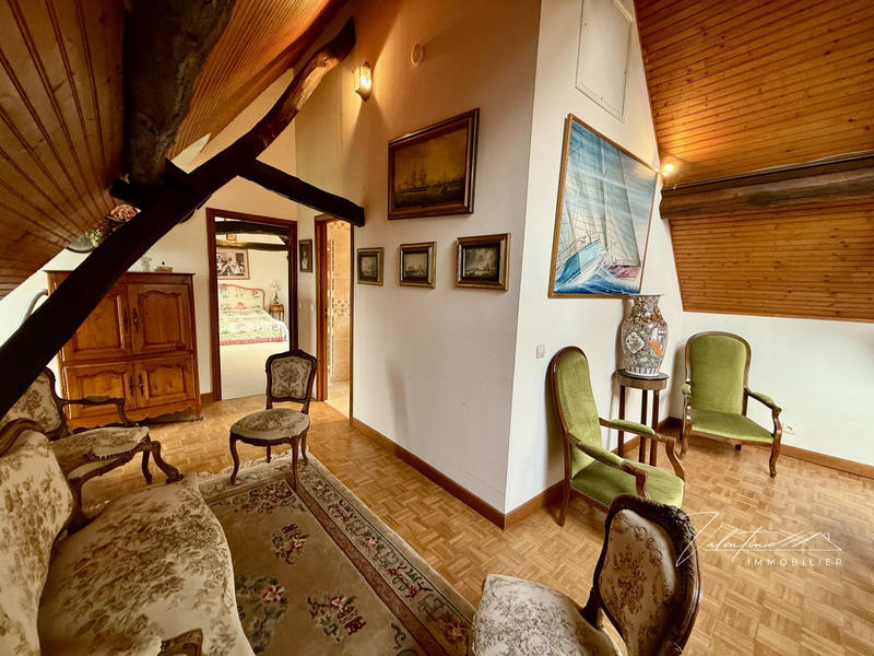 Maison - 322 m² - 7 pièces