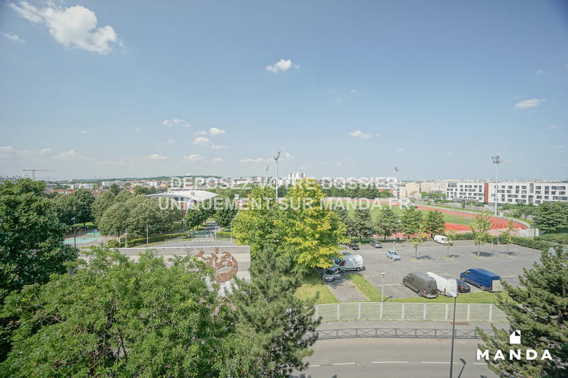 Chambre - 11 m² - 4 pièces