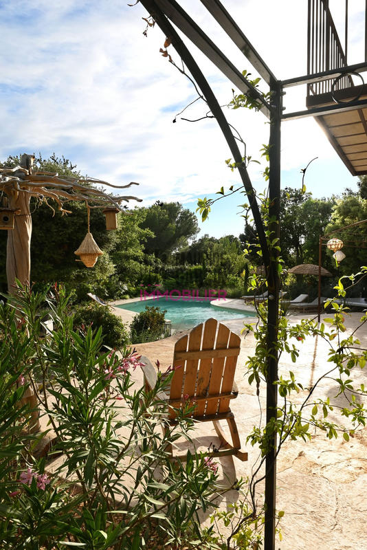 Maison - 200 m² - 8 pièces