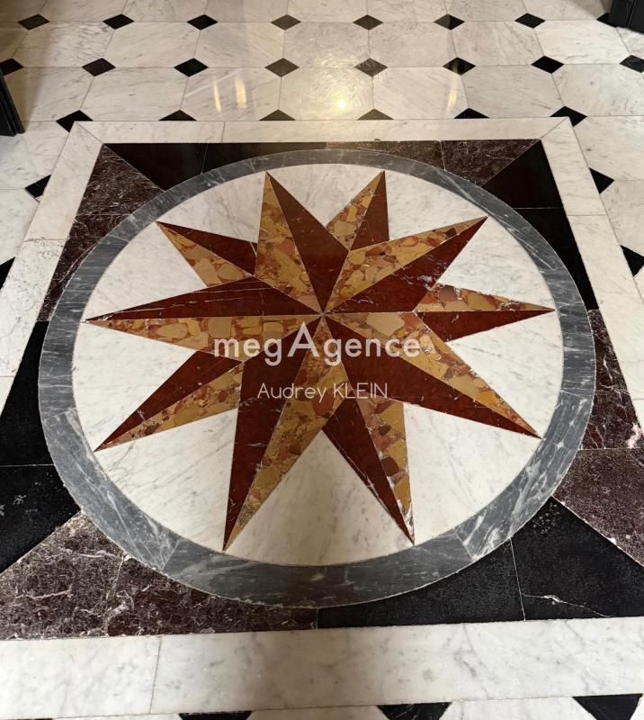 Maison - 320 m² - 10 pièces