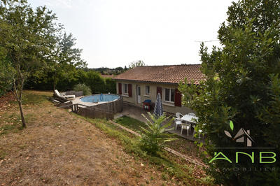 Maison traditionnelle - 85 m² - 4 pièces