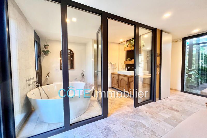 Demeure - 257 m² - 5 pièces