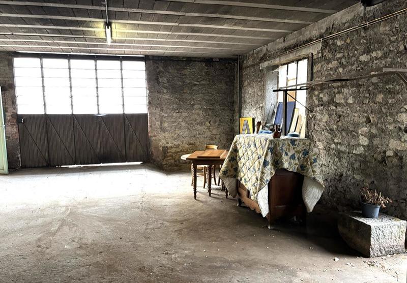 Maison - 465 m² - 7 pièces