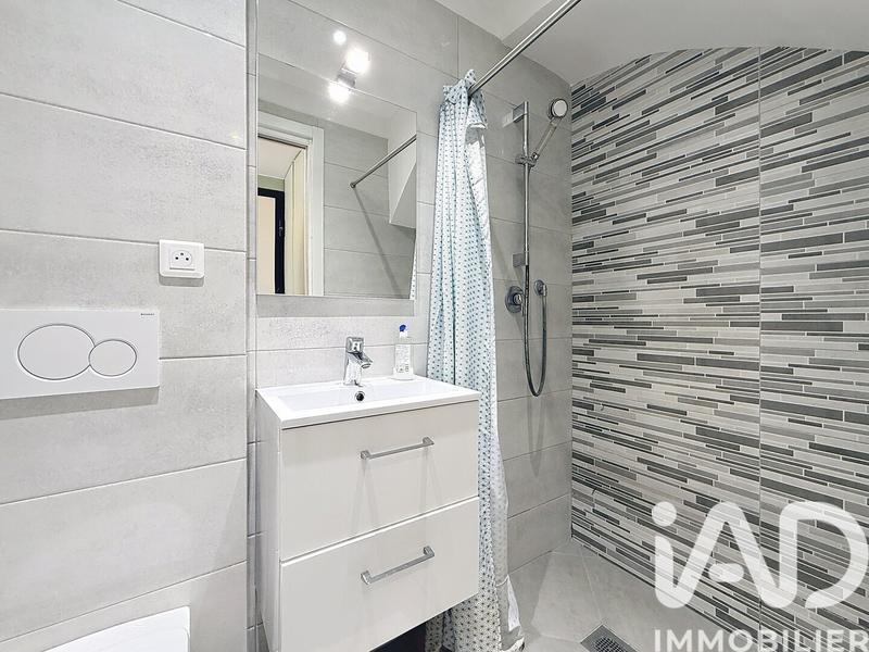 Maison - 180 m² - 8 pièces