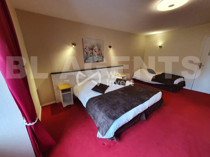 Maison - 637 m² - 20 pièces