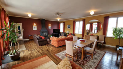 Maison - 213 m² - 6 pièces