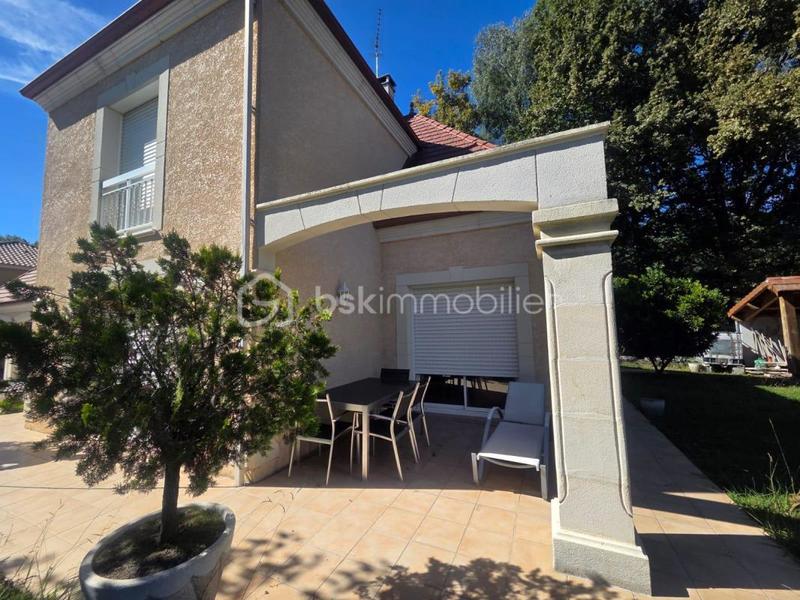 Maison - 170 m² - 6 pièces