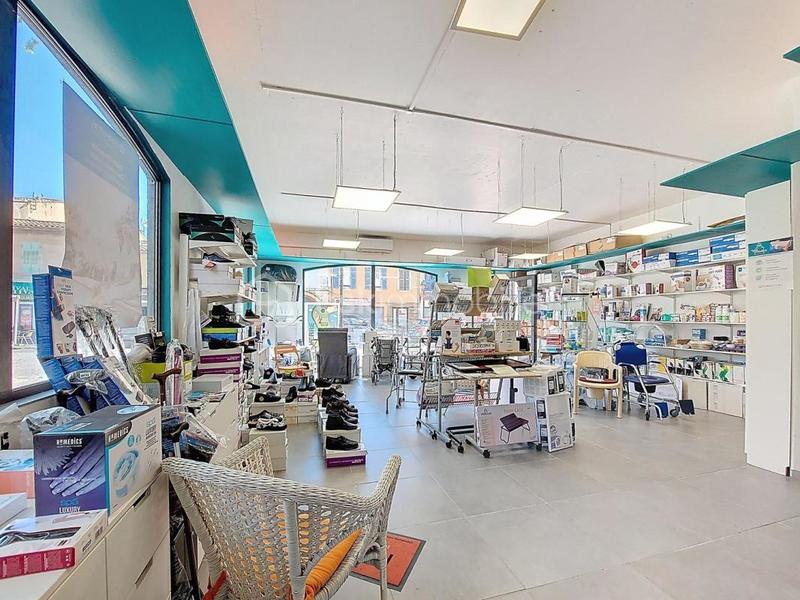 Local commercial - 80 m² - 3 pièces