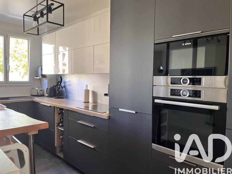 Appartement - 94 m² - 5 pièces