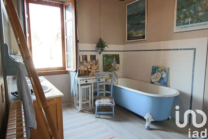 Maison - 411 m² - 9 pièces