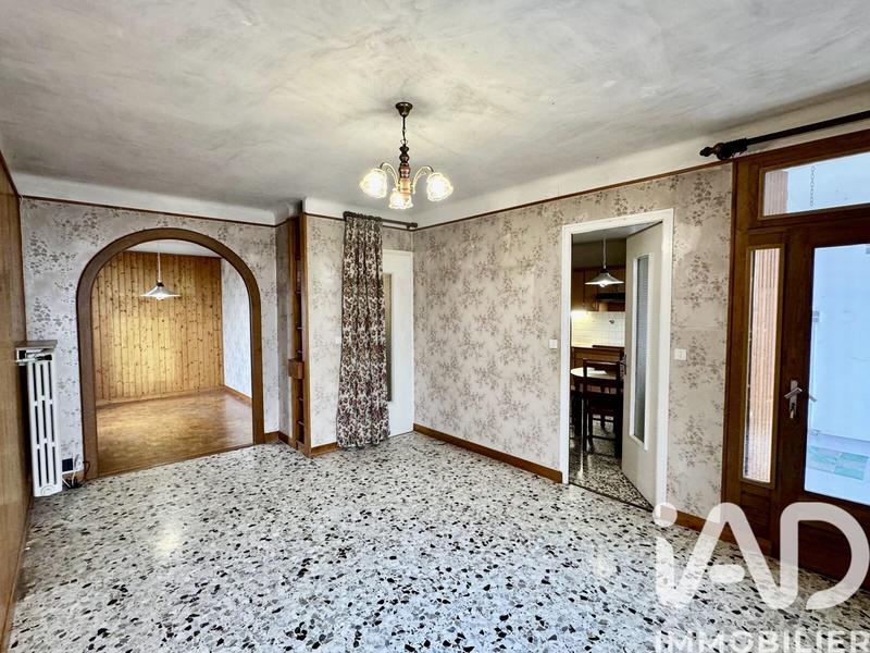 Maison - 210 m² - 10 pièces