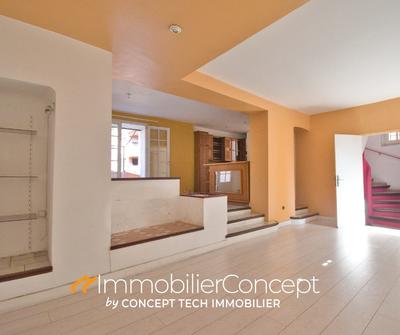 Maison traditionnelle - 139 m² - 8 pièces
