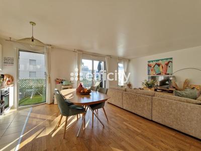 Appartement - 90 m² - 4 pièces