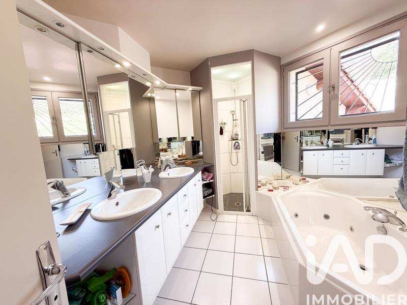 Maison - 163 m² - 7 pièces