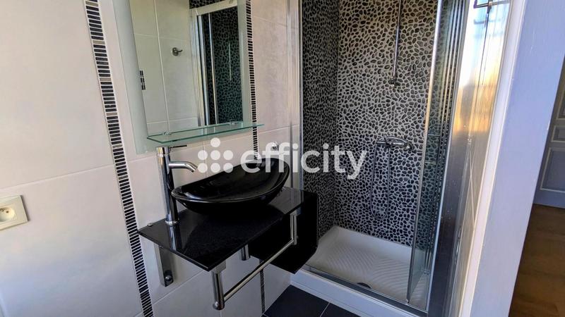 Immeuble - 205 m² - 7 pièces