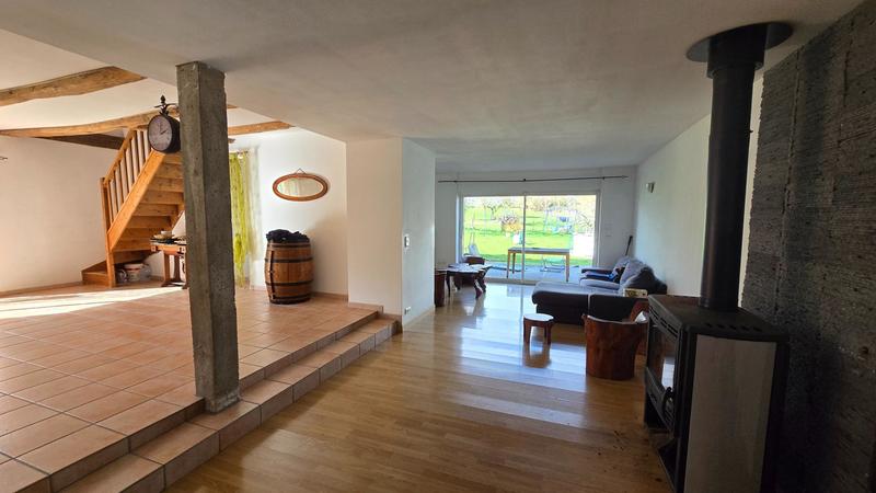 Maison - 185 m² - 4 pièces