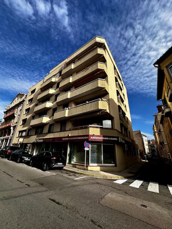 Local commercial - 86 m² - 4 pièces