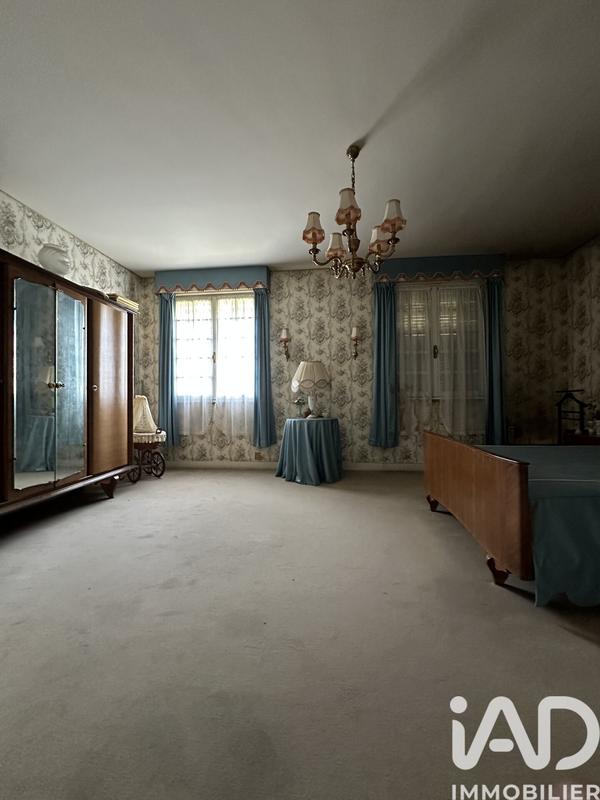 Maison - 322 m² - 9 pièces