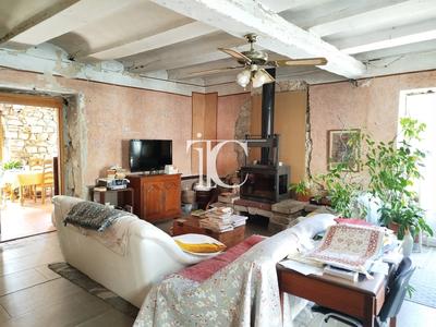 Maison en pierre - 207 m² - 6 pièces