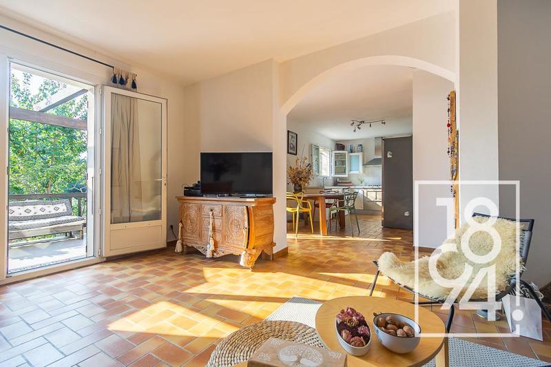 Maison - 121 m² - 5 pièces