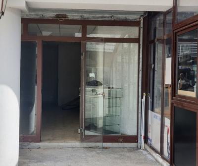 Local commercial - 35 m² - 3 pièces