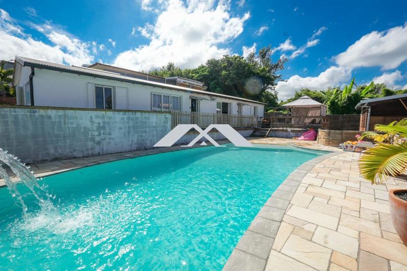 Maison - 185 m² - 11 pièces