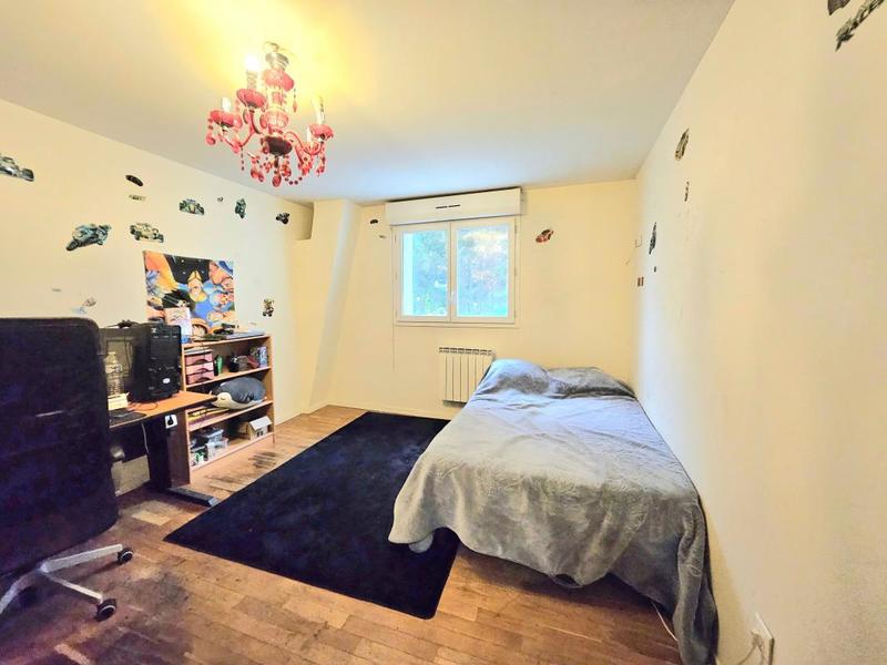 Maison - 195 m² - 7 pièces