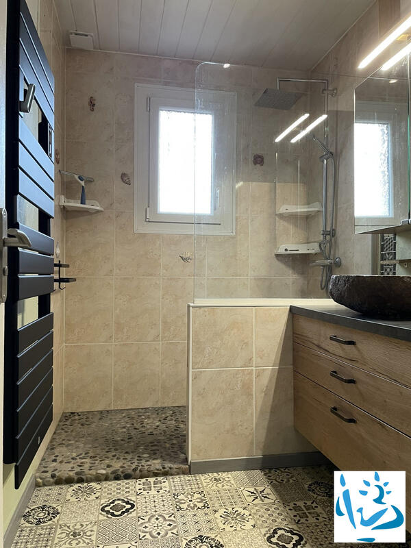 Maison - 93 m² - 4 pièces