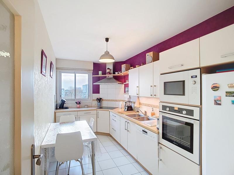 Appartement - 80 m² - 4 pièces