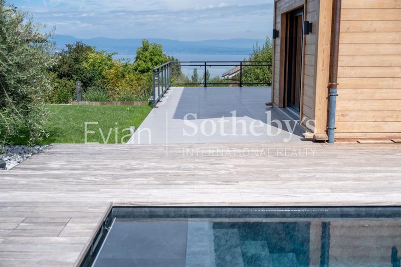 Maison - 355 m² - 10 pièces