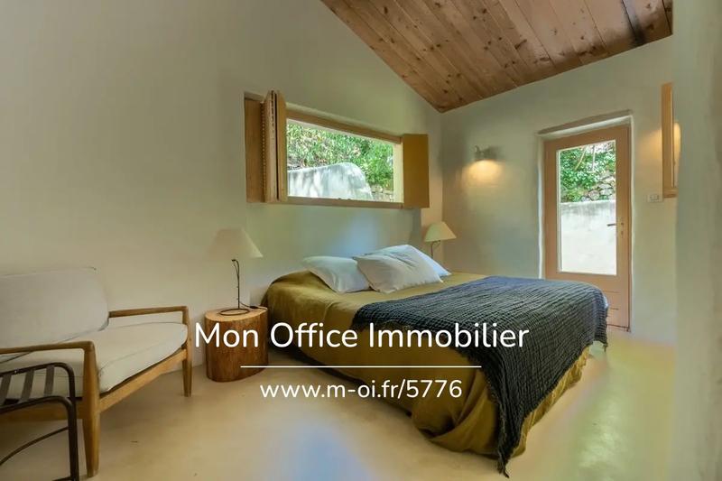Propriété - 475 m² - 10 pièces