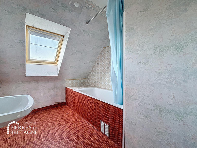 Maison - 154 m² - 9 pièces