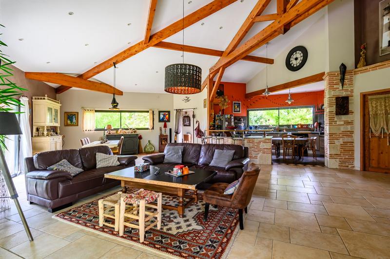 Maison - 200 m² - 6 pièces