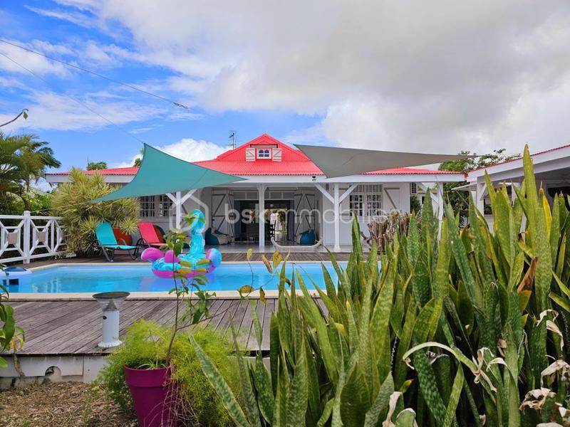 Propriété - 211 m² - 7 pièces