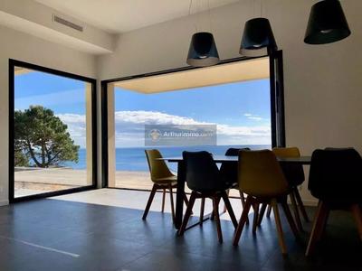 Maison - 202 m² - 7 pièces